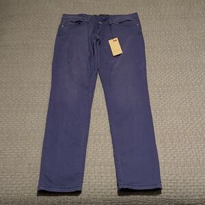 Levi’s 524 Too Superlow Skinny Ultra Low Rise Jeans